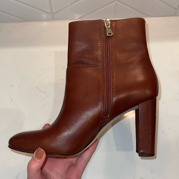 Ann Taylor Leather Tallulah Zip Up Booties in Modern Saddle 3.5 inch Heel - Picture 4 of 16